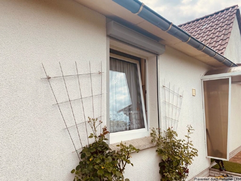überdachter Eingangsbereich