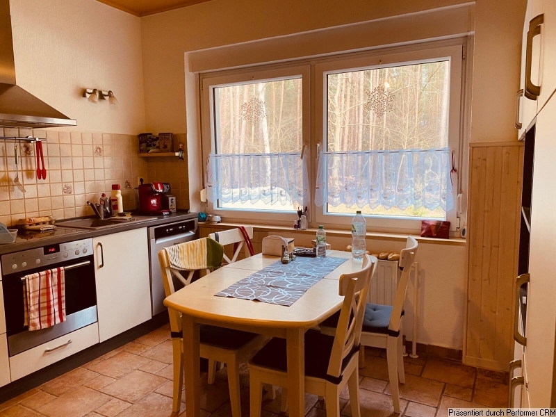 Küche mit Sitzplatz