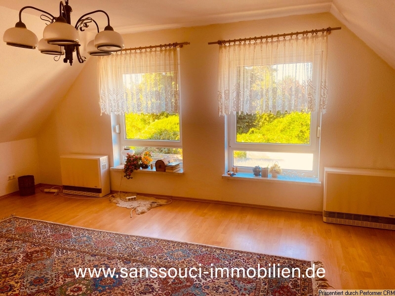 Wohnzimmer im Dachgeschoss