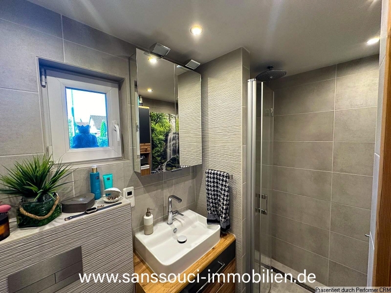 Duschbad im Erdgeschoss