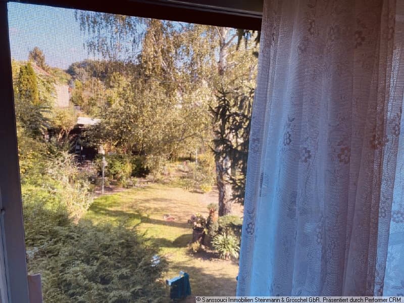 Ausblick aus dem Schlafzimmer im Dachgeschoss