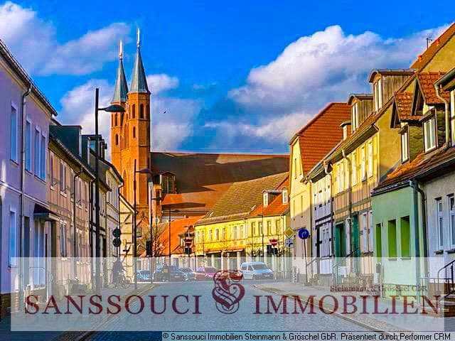direkter Blick zur Kirche
