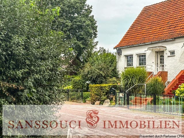 Straßenansicht
