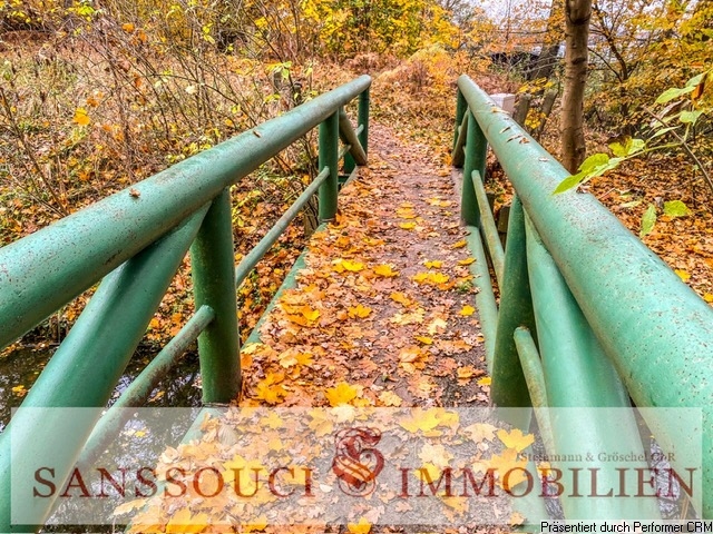 Brücke über den Kanal