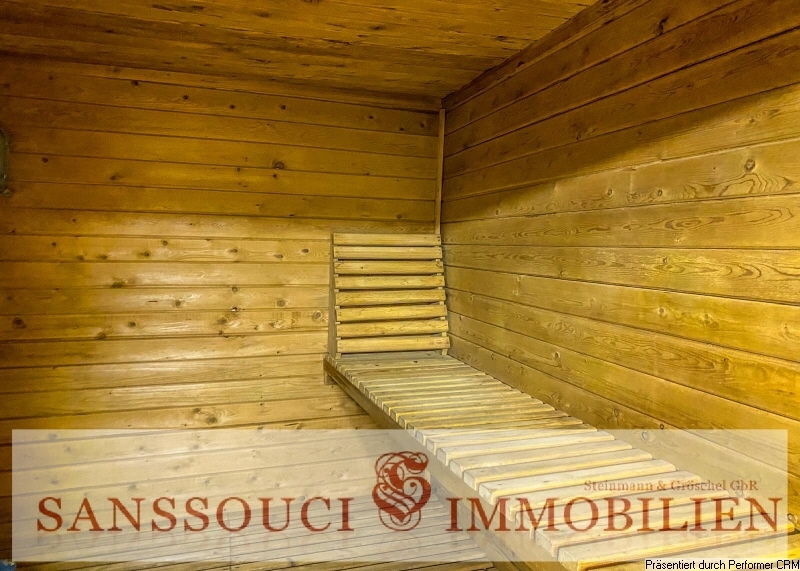 Liegefläche der Sauna